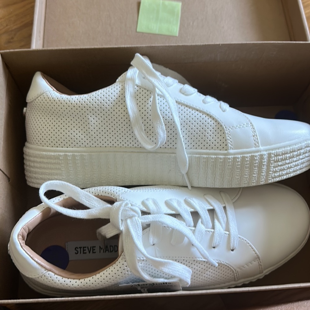 Steve Madden size 8 1/2 platform sneakers